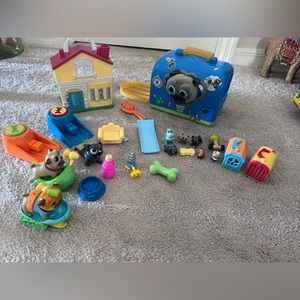 Puppy Dog Pals Action Figures, House w/ all accessories and Plush Bingo +Carrier